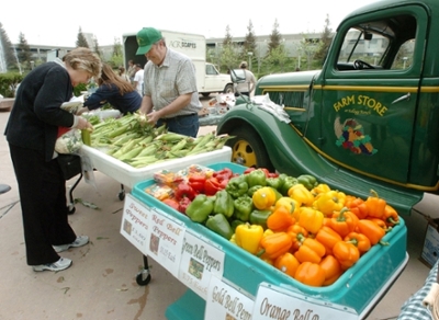 Farmstore Truck with Produce